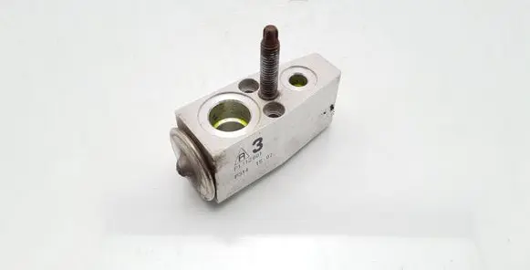 Lancia Voyager Air conditioning (A/C) expansion valve P1312001