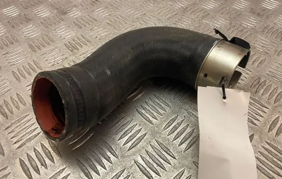Volvo XC90 Intercooler hose/pipe 31657761