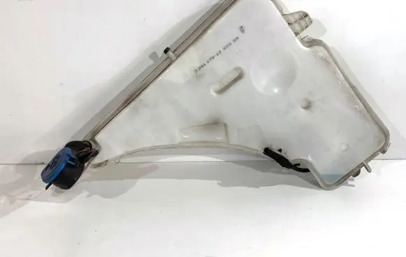 BMW 3 F30 F35 F31 Windshield washer fluid reservoir/tank 7241679