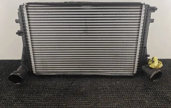 Volkswagen Golf VI Intercooler radiator 1K0145803T N6900002
