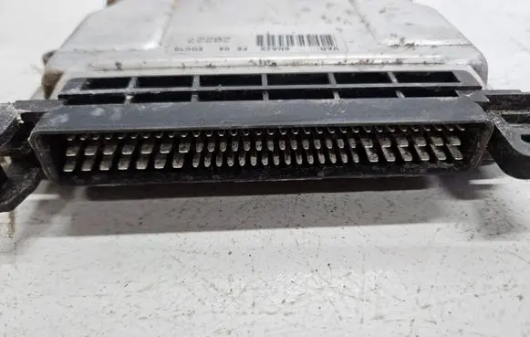 Citroen Xsara Picasso Engine control unit/module 0281010137 9635158480