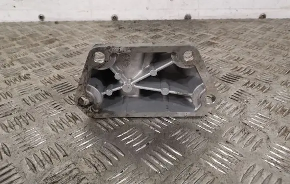 Hyundai Santa Fe Gearbox mounting bracket 452114G430
