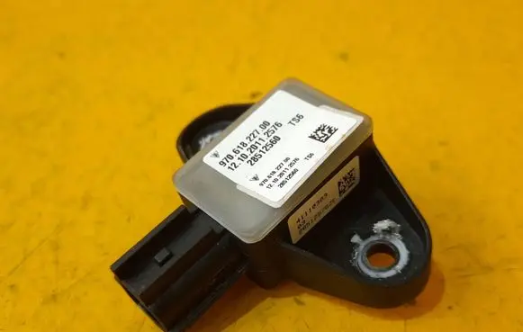 Porsche Panamera (970) Airbag deployment crash/impact sensor 97061822700