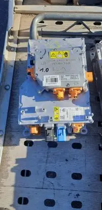 Voltage converter inverter