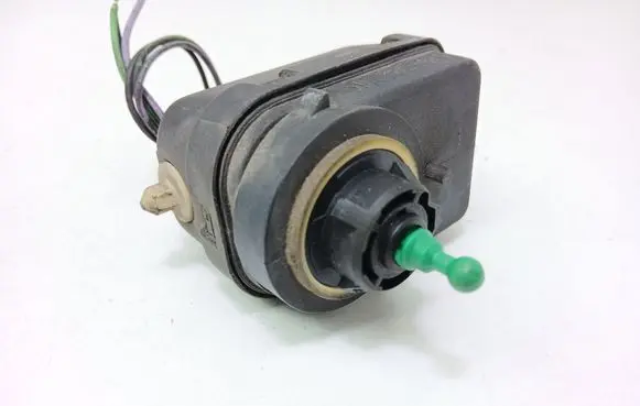 Renault Scenic I Headlight level adjustment motor 7700840141