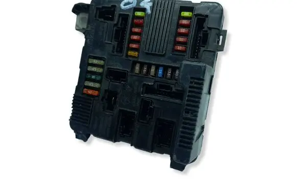Renault Megane II Fuse module 8200306033CKASACJ 8200306033C