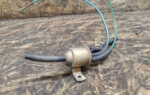 Mercedes-Benz SL R107 Vacuum valve 72033000