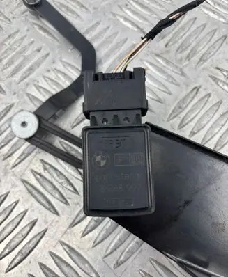 BMW 7 E65 E66 Tailgate sensor 8268997