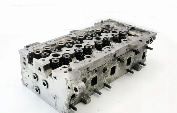 Opel Astra H Engine head 55193111