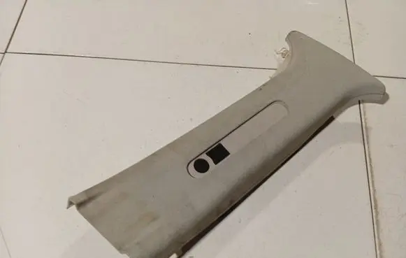 Mercedes-Benz A W169 (B) pillar trim (top) A1696900425