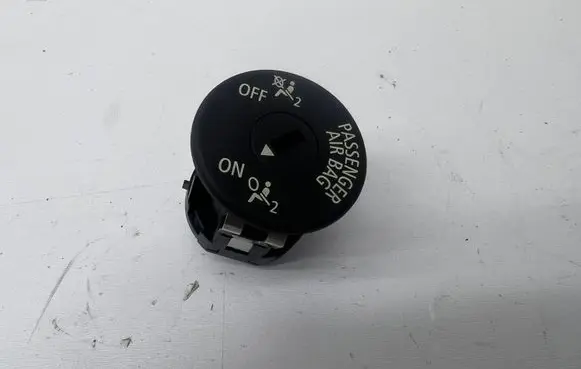 BMW 5 F10 F11 Passenger airbag on/off switch 9196886 6131