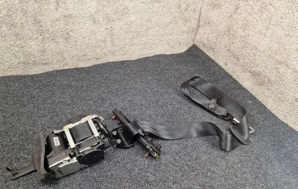 Volvo XC90 Front seatbelt 31484542
