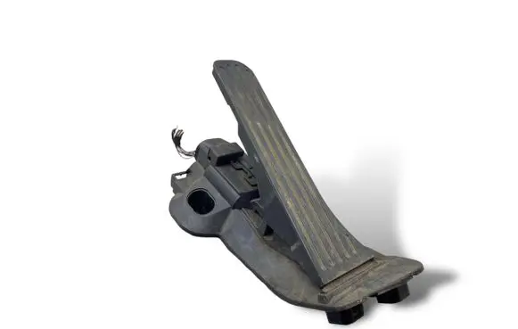 Volkswagen PASSAT B7 Accelerator throttle pedal 74390500 K5568 1K2721503T