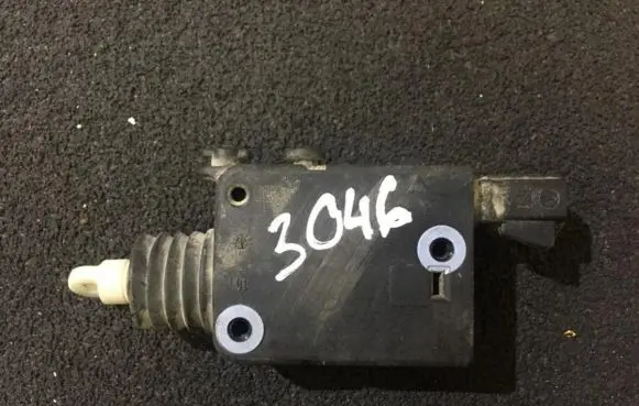 Opel Vectra B Central locking motor 90460062 11012155406