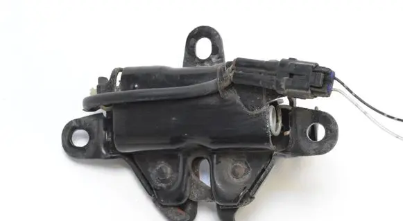 Lexus ES 250 - 300 - 330 Engine bonnet/hood lock/catch 22881