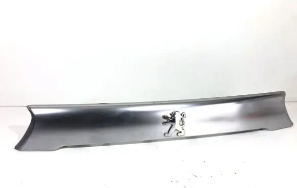 Peugeot 4007 Trunk door license plate light bar 5817A064