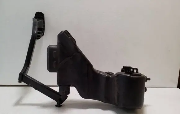 Mercedes-Benz EQC Windshield washer fluid reservoir/tank A2058600106 A2138600164