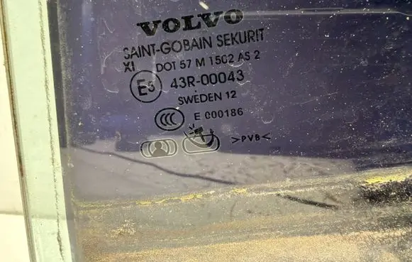 Volvo S80 Rear door window glass 