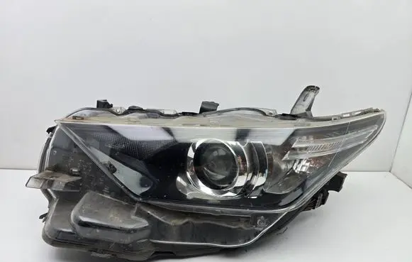 Toyota Auris E180 Headlight/headlamp 8115002K40