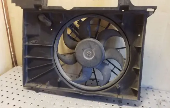 Volvo S70 V70 V70 XC Electric radiator cooling fan 9454639