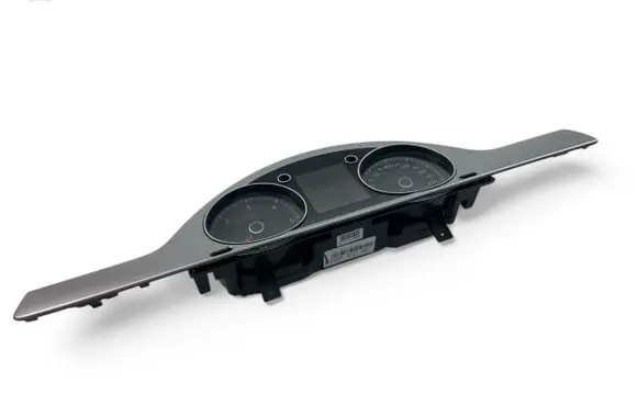 Volkswagen PASSAT B7 Speedometer (instrument cluster) 3AA920871D