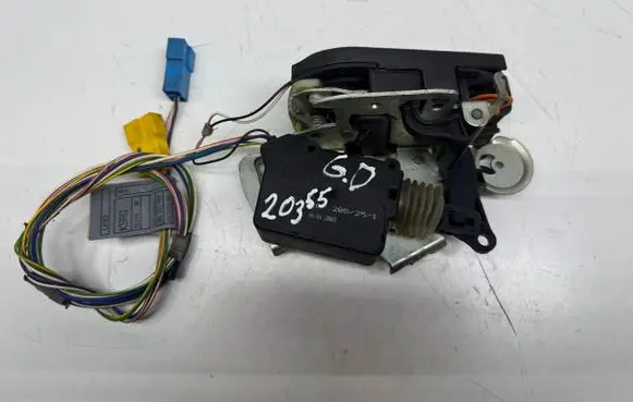 Mercedes-Benz Vaneo W414 Rear door lock A4147300335 240103