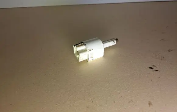 Toyota Hilux (AN10, AN20, AN30) Brake pedal sensor switch