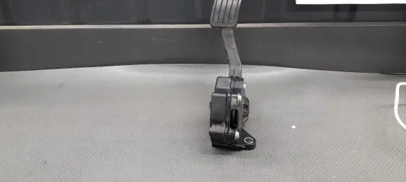 Subaru Forester SJ Accelerator throttle pedal