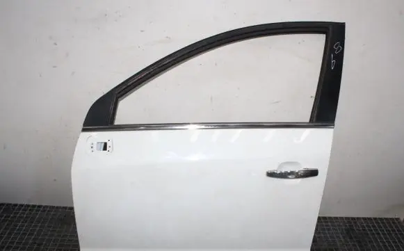 Opel Antara Front door