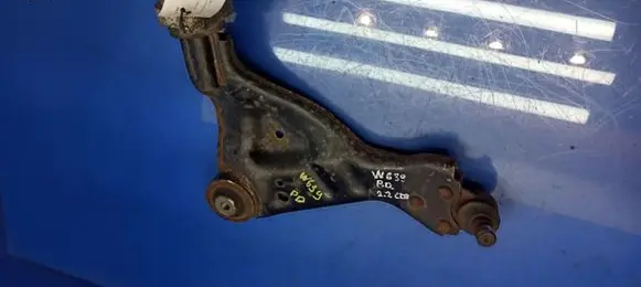 Mercedes-Benz Vito Viano W639 Front lower control arm/wishbone