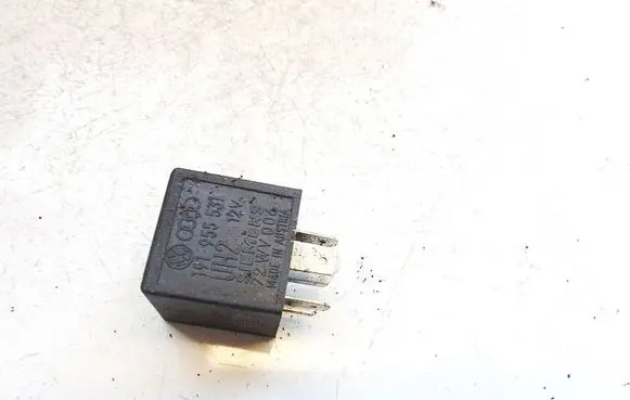 Volkswagen Golf II Other relay 191955531