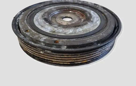 Volvo V50 Crankshaft pulley 21105