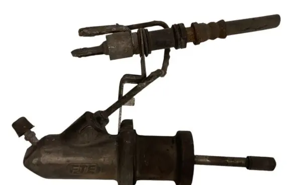 BMW 1 E81 E87 Clutch master cylinder 6642