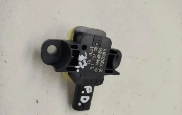 Mercedes-Benz A W176 Airbag deployment crash/impact sensor A1668210351