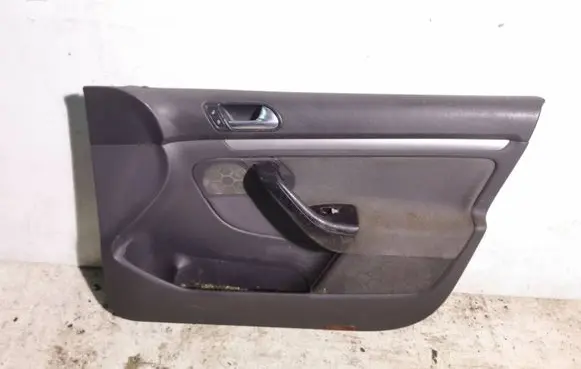 Volkswagen Golf V Front door card panel trim