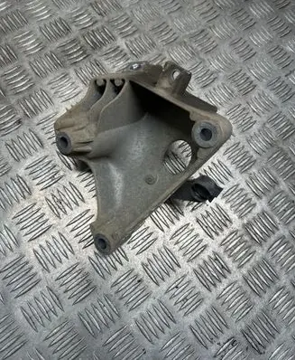 BMW X1 E84 Engine mounting bracket 6777061