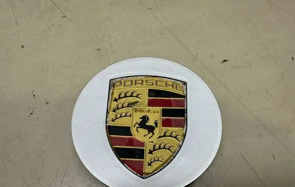Porsche Cayenne (92A) Wheel nut cap/cover 9P1601147