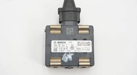 Volkswagen PASSAT B8 Distronic sensor radar 5Q0907561F 0203300447 8V0971921