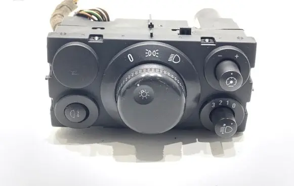 Opel Astra H Other switches/knobs/shifts 13100136