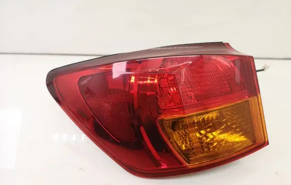 Lexus IS 220D-250-350 Rear/tail lights