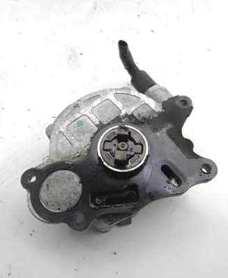 Volkswagen Golf VI Vacuum pump 03L145100