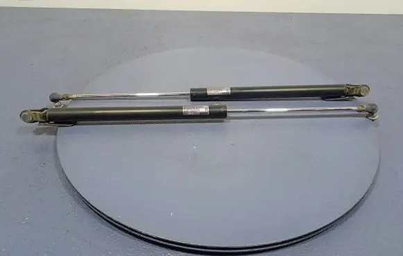Subaru Forester SG Shock absorber/damper mounting bracket 