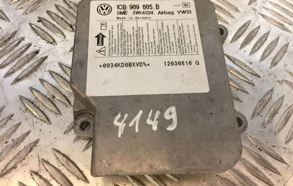 Volkswagen PASSAT B5.5 Airbag control unit/module 1C0909605B 4149