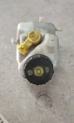 Opel Insignia A Brake fluid reservoir 03350890241