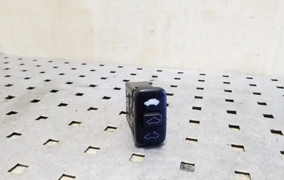 Honda CR-V Sunroof switch M19833