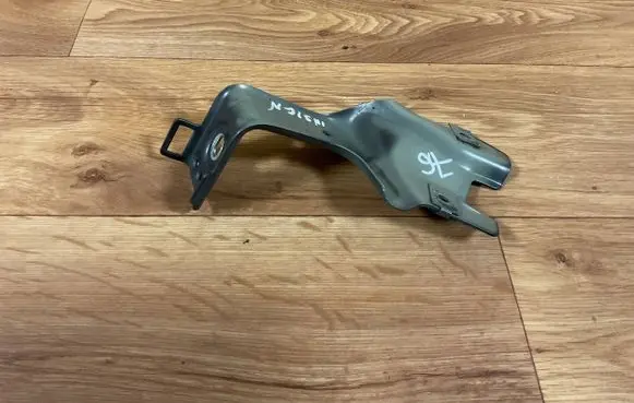 Opel Insignia A Fender mounting bracket