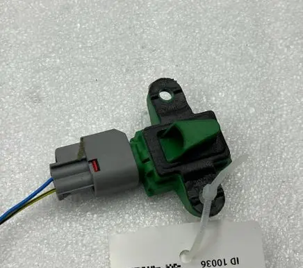Suzuki Vitara (LY) Airbag deployment crash/impact sensor 3893061M10
