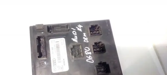 Audi A4 S4 B8 8K Comfort/convenience module 8K0907063 01022001