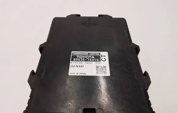 Toyota Prius (XW30) Gearbox control unit/module 8953576010