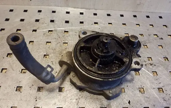 Toyota Yaris Vacuum pump